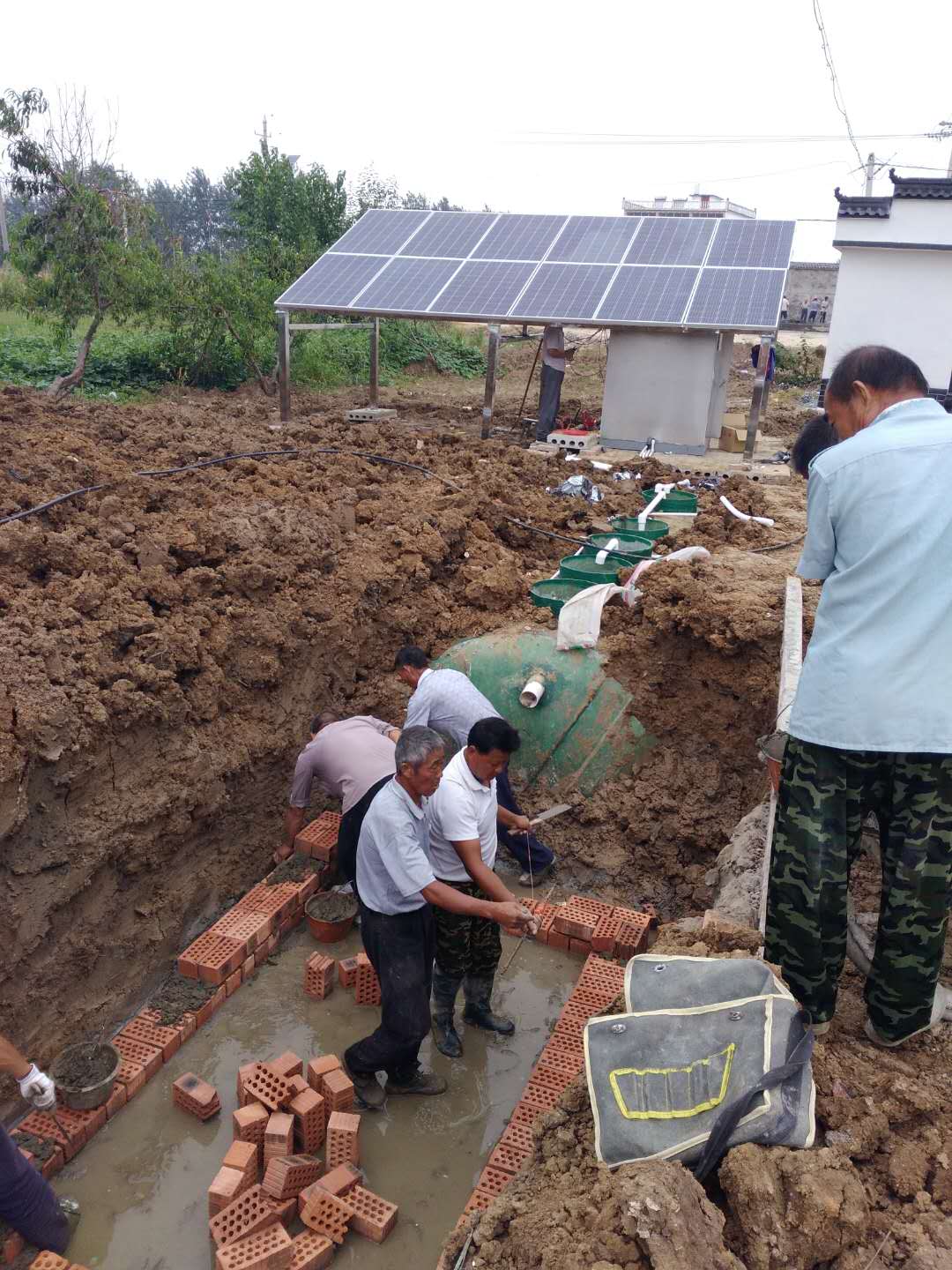 太阳能采暖机_太阳能暖风机取暖_太阳能带动暖气片供暖设备