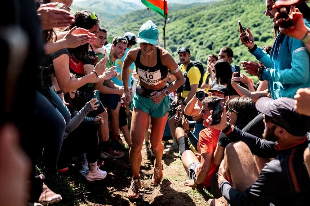 Sara Alonso durante la subida en Sancti Spiritu en la edición 2025 de la Zegama -Aizkorri