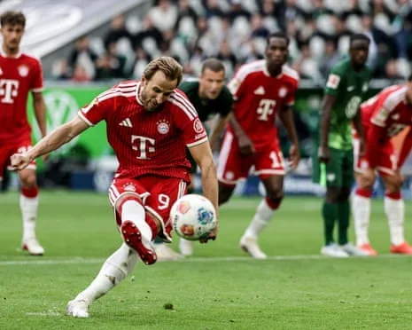 Harry Kane puts a penalty wide of the post.